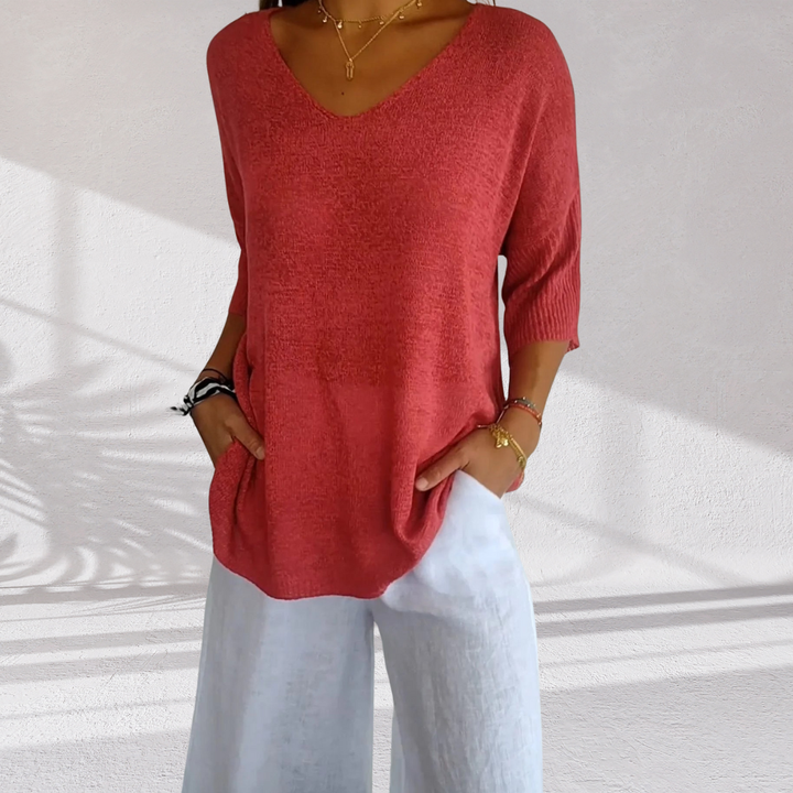 Noosa| Timeless V-Neck Top